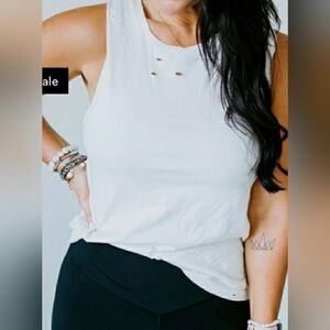 4X CHELSEA DEBOER BY LILY & LOTTIE FORD DISTRESSED TANK BUNDLE
